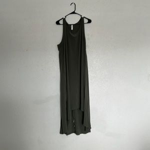 Adorable green dress!! STYLUS size L. Comfy materials AND POCKETS!!